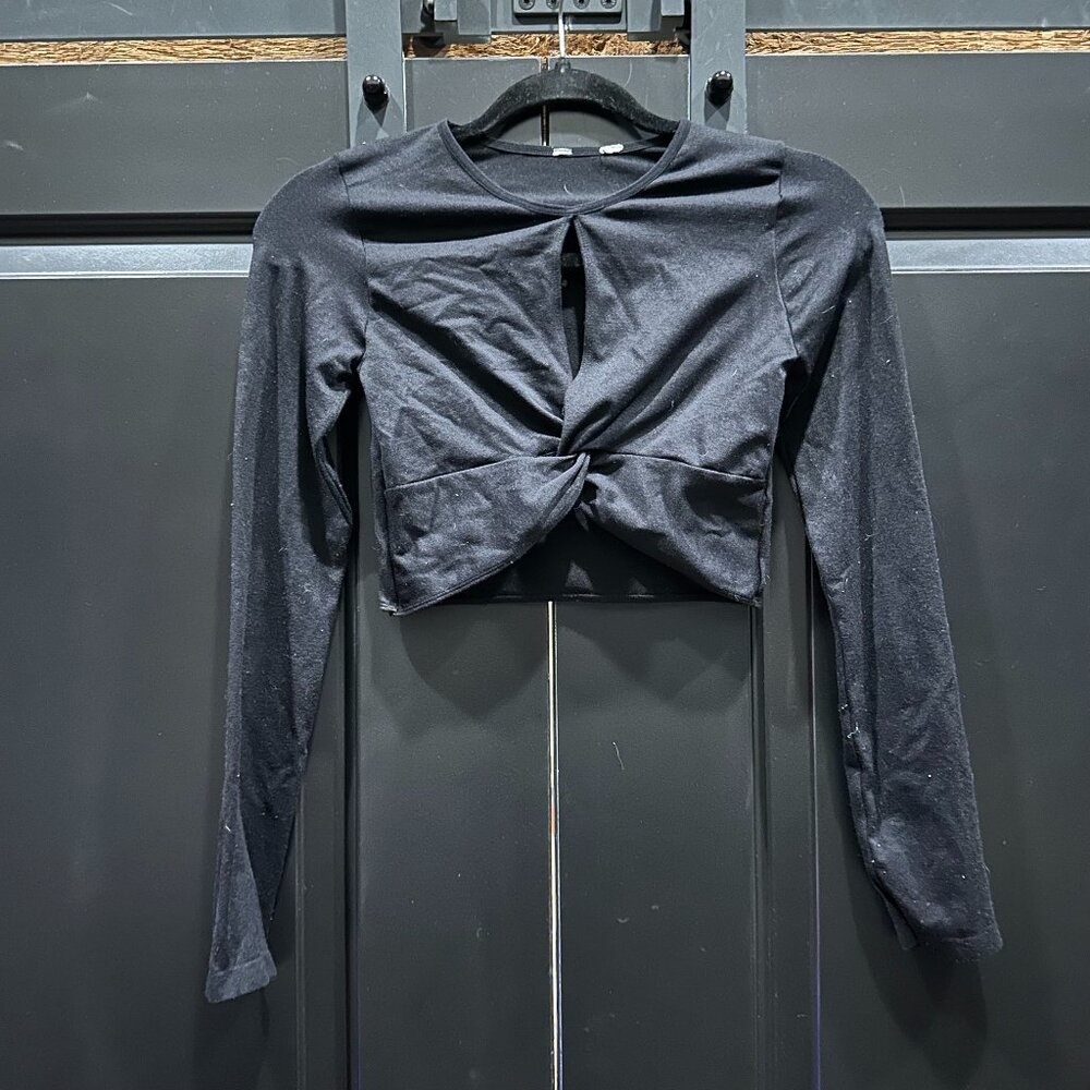 Black Twist Front Long Sleeve Crop Top